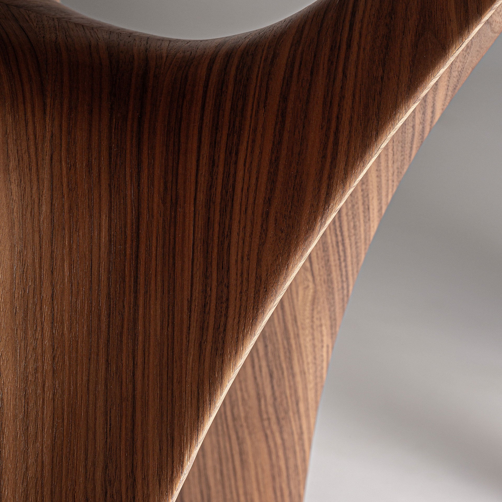 BILZEN DINING TABLE